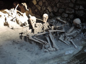 In Lava eingschlossene Skelette