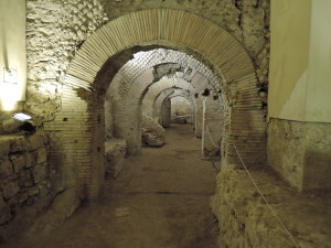 Ausgrabungen eines römischen Marktes unter der San Lorenzo Maggiore